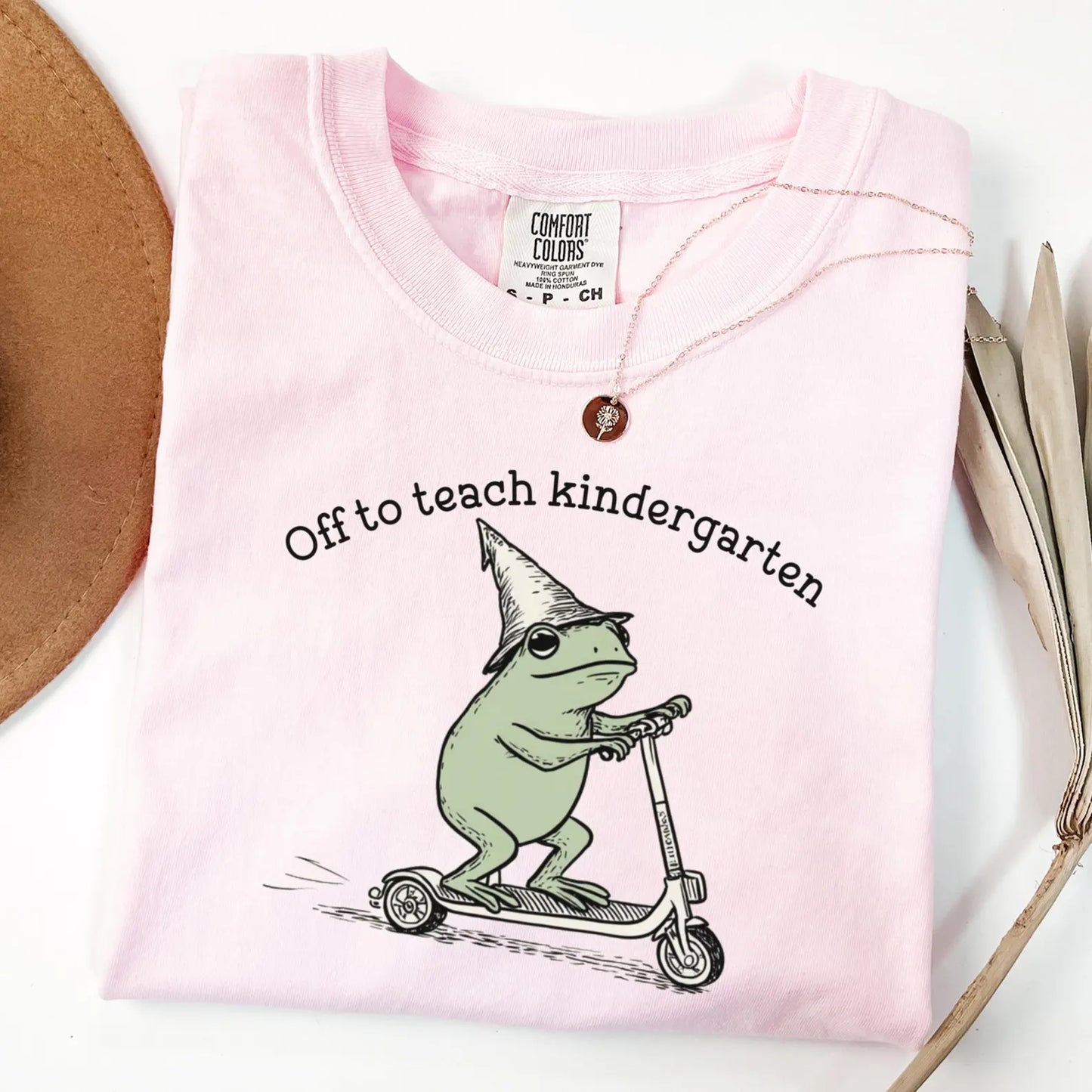 Funny Frog Off to Teach Kindergarten T Shirt