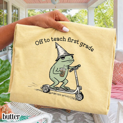 Funny Frog Off to Teach Frist Grade T Shirt