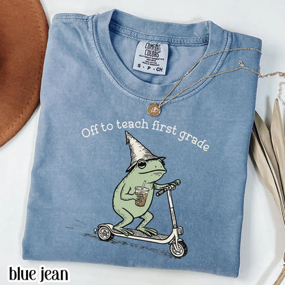 Funny Frog Off to Teach Frist Grade T Shirt
